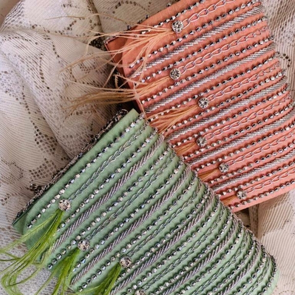 NWT Peach Embroidered Box Clutch - Picture 5 of 10